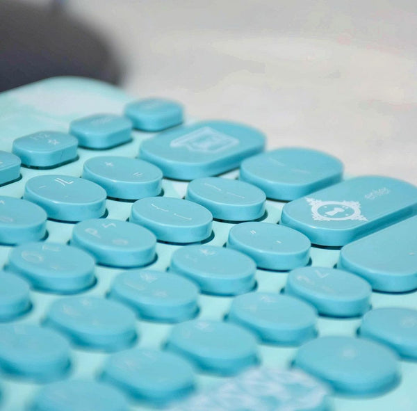 Aqua blue keyboard from Alice in Wonderland - Fantasyusb