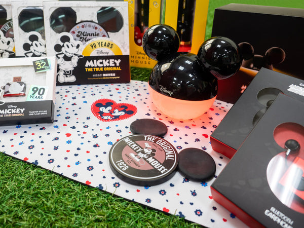 Disney Mickey's 90th Wireless Charging Pad - Fantasyusb
